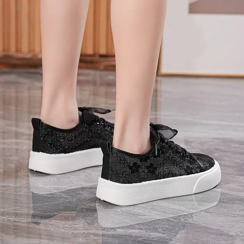 ​Women's Casual White Sneakers - Women Shoes Must Have ulasan dan harga